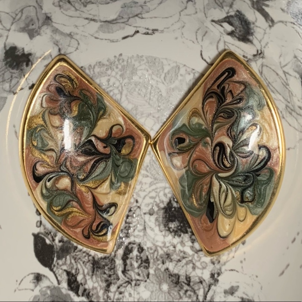 VINTAGE SWIRLY SHIMMERY clip on earrings - Picture 2 of 13
